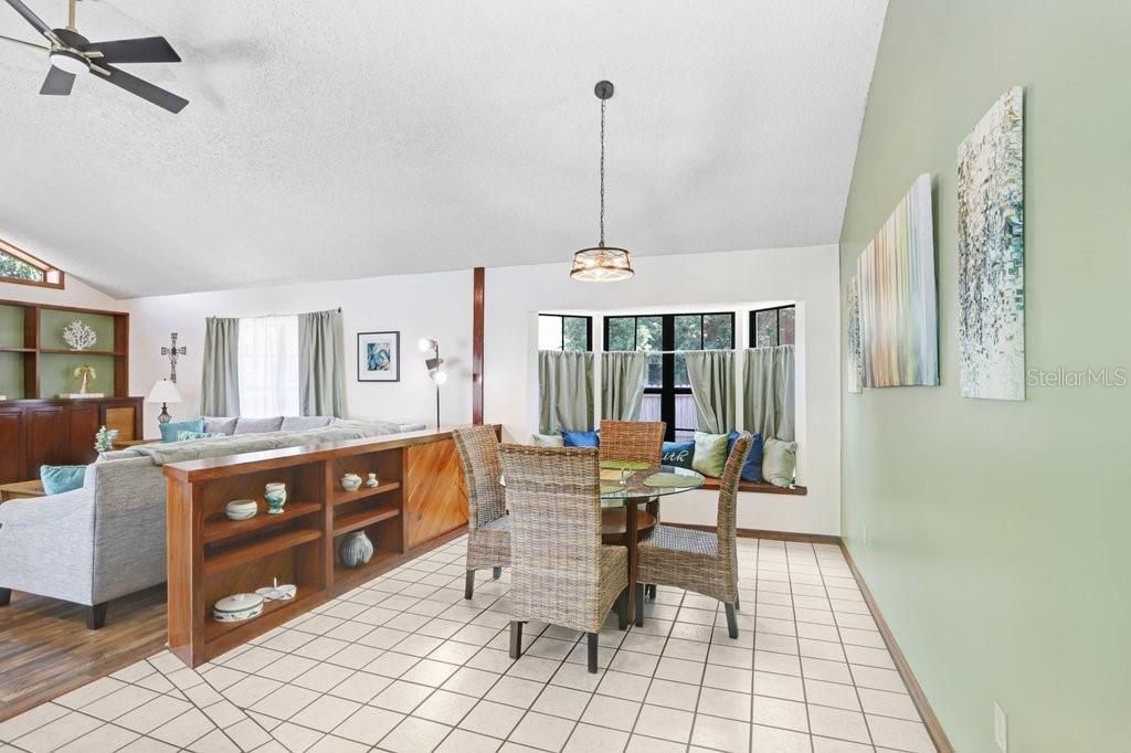 For Sale: $550,000 (4 beds, 3 baths, 2817 Square Feet)