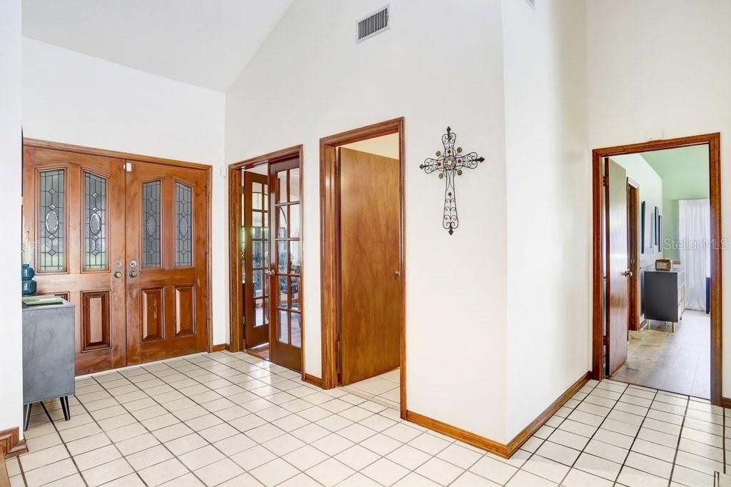 For Sale: $550,000 (4 beds, 3 baths, 2817 Square Feet)
