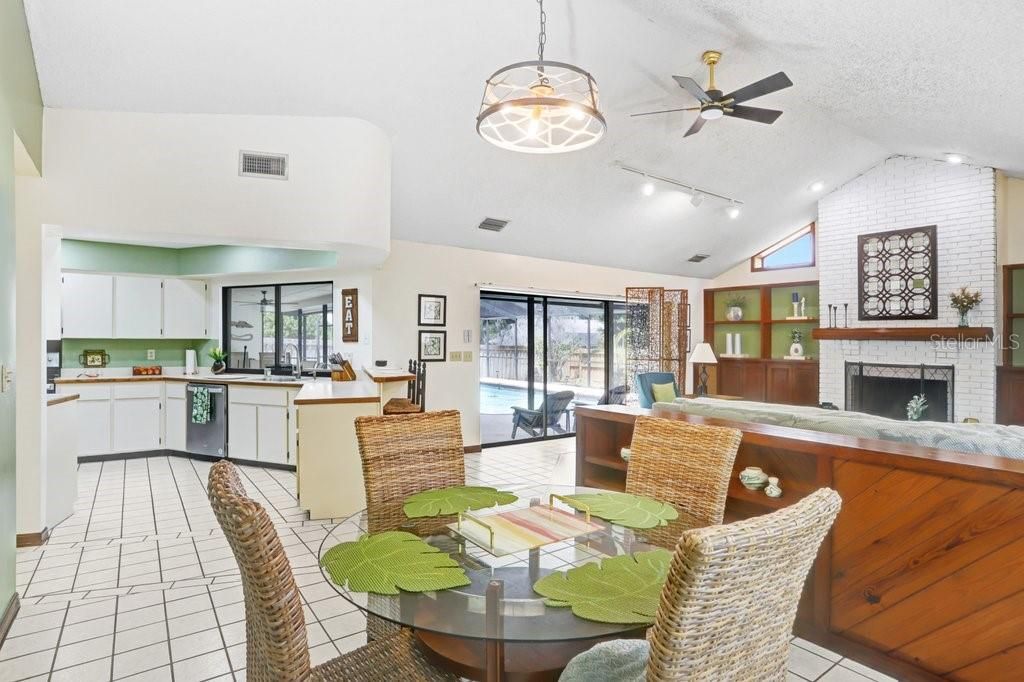For Sale: $550,000 (4 beds, 3 baths, 2817 Square Feet)