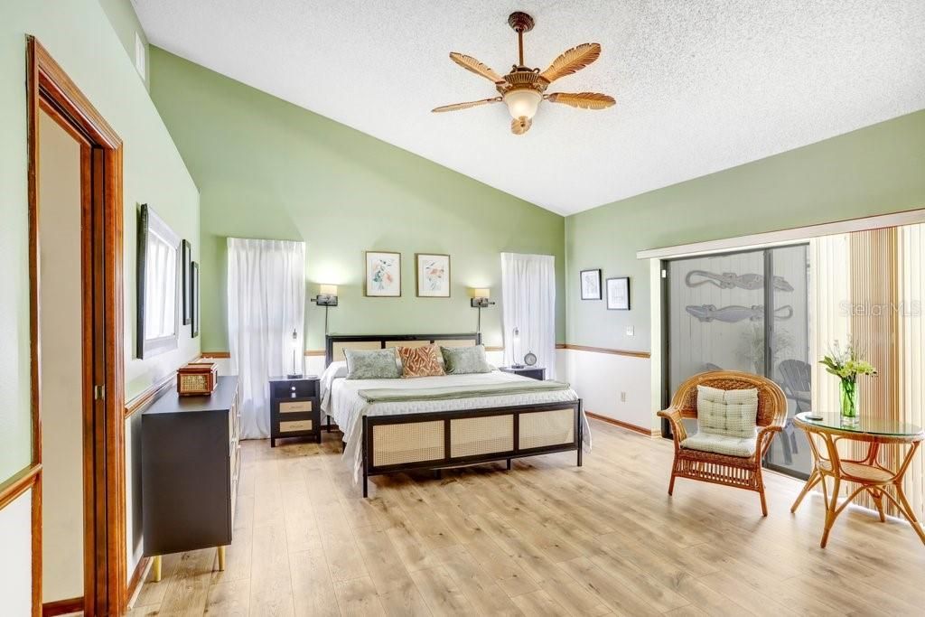 For Sale: $550,000 (4 beds, 3 baths, 2817 Square Feet)