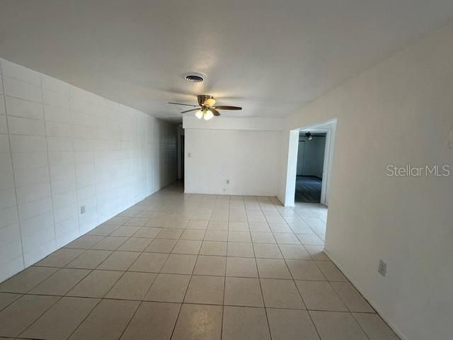 En Venta: $424,990 (4 camas, 0 baños, 2096 Pies cuadrados)