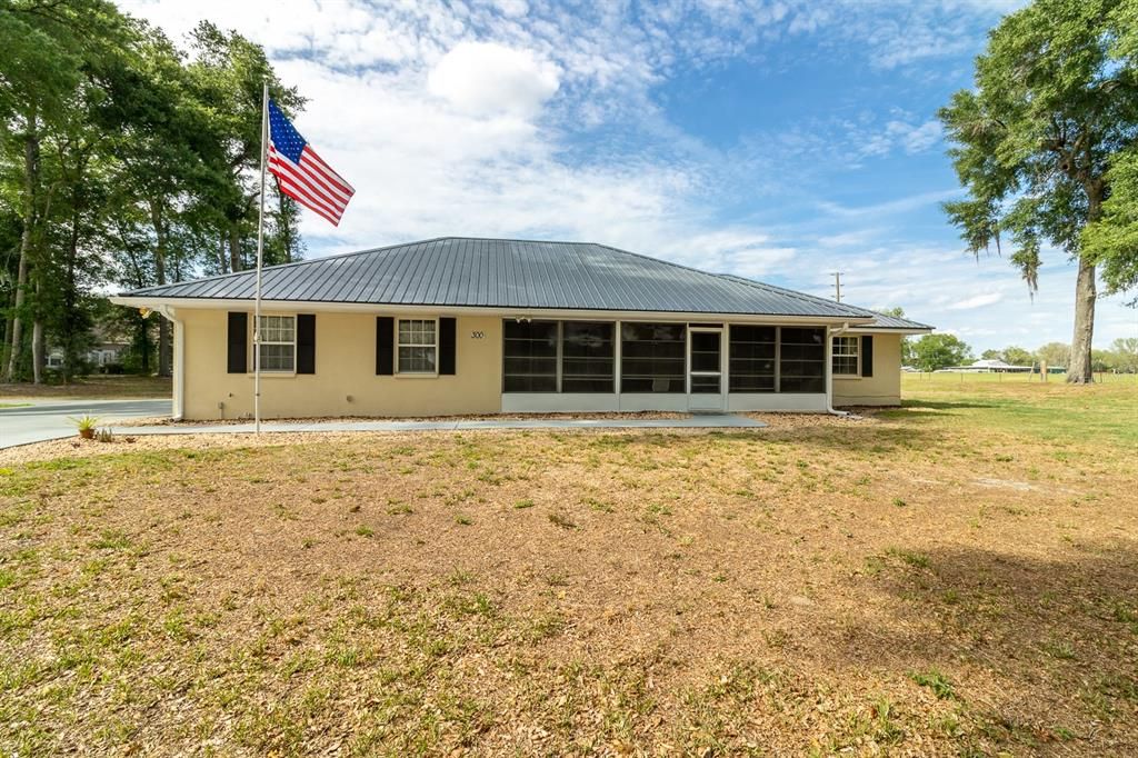 For Sale: $345,000 (3 beds, 3 baths, 1902 Square Feet)