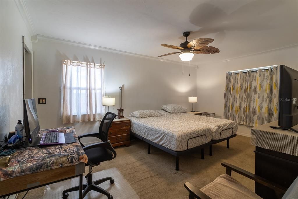 For Sale: $345,000 (3 beds, 3 baths, 1902 Square Feet)