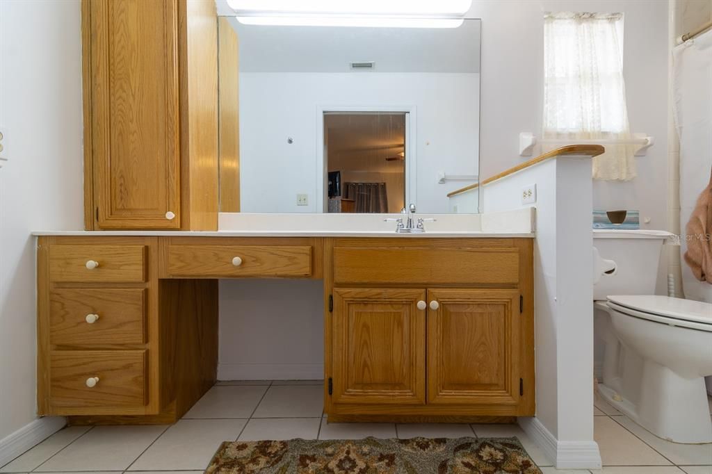 For Sale: $345,000 (3 beds, 3 baths, 1902 Square Feet)