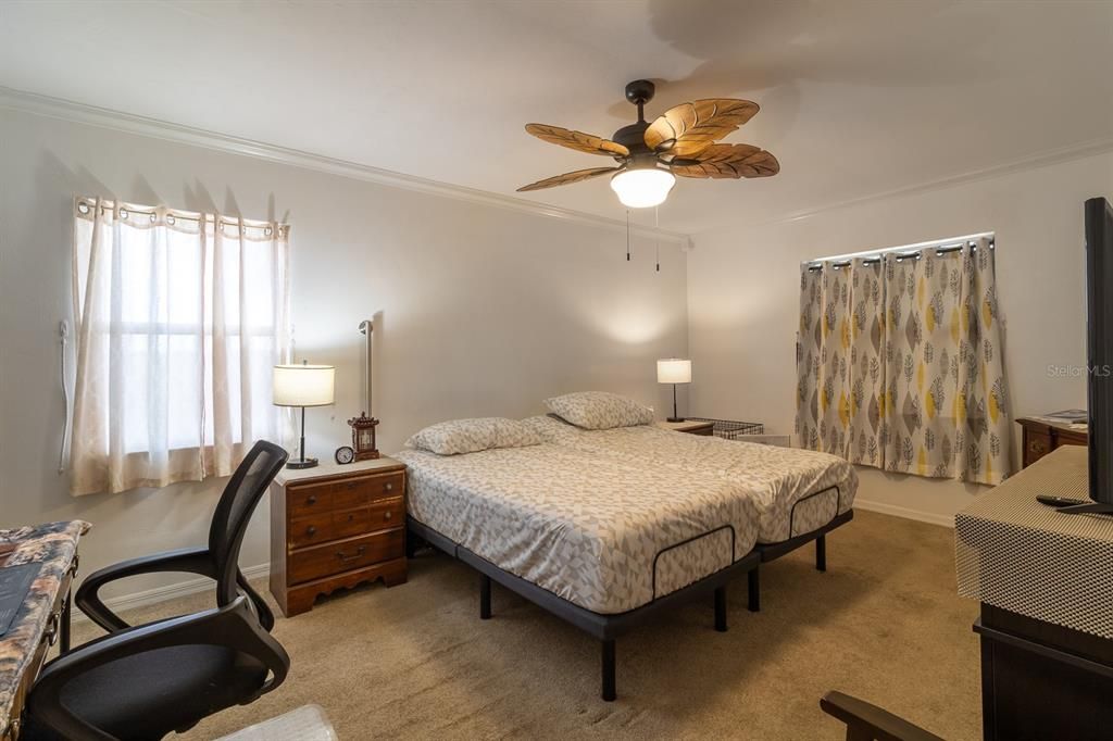 For Sale: $345,000 (3 beds, 3 baths, 1902 Square Feet)