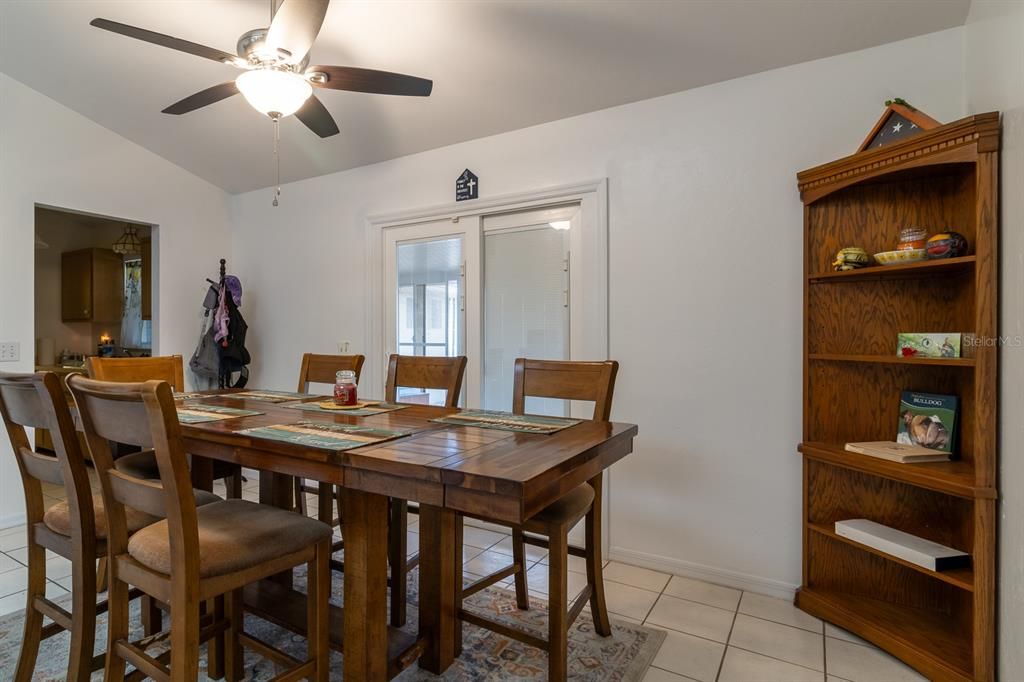 For Sale: $345,000 (3 beds, 3 baths, 1902 Square Feet)
