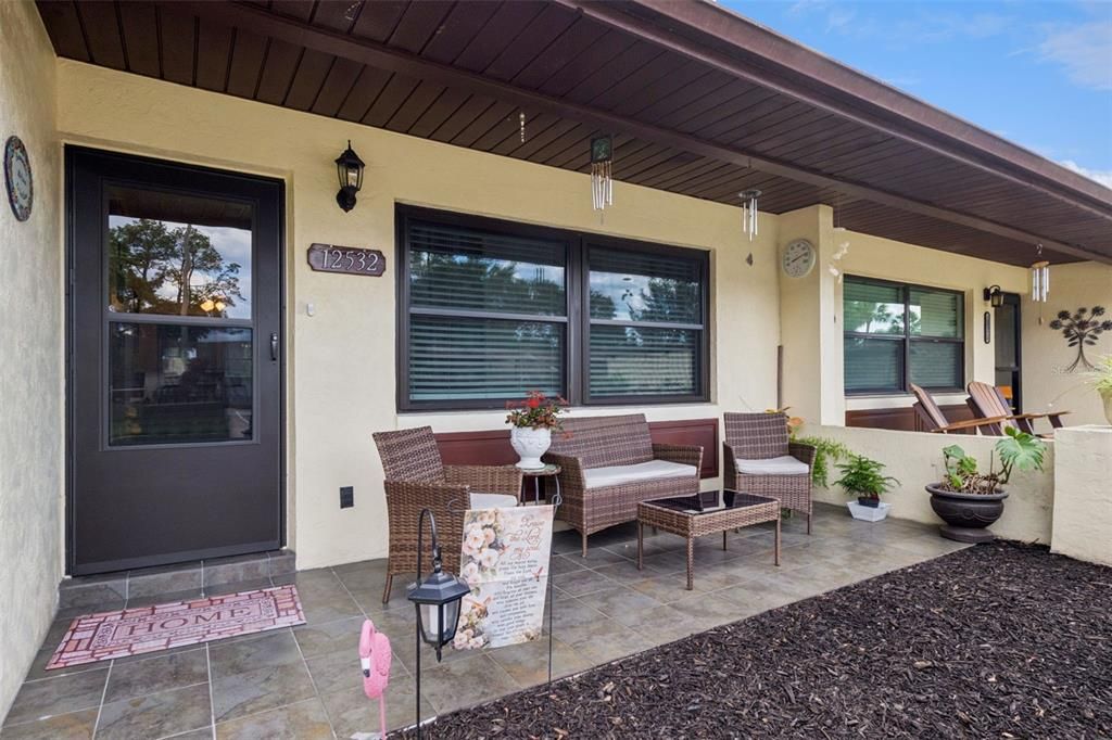 For Sale: $199,800 (2 beds, 2 baths, 918 Square Feet)