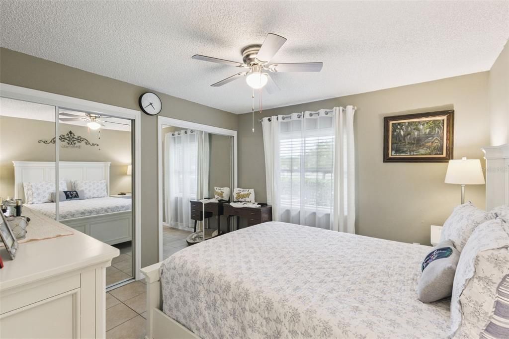 For Sale: $199,800 (2 beds, 2 baths, 918 Square Feet)