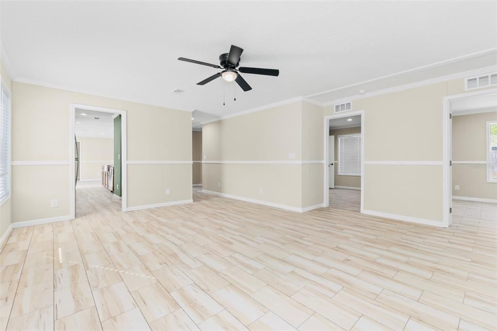 For Sale: $302,900 (4 beds, 3 baths, 2305 Square Feet)