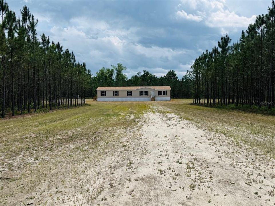 For Sale: $302,900 (4 beds, 3 baths, 2305 Square Feet)