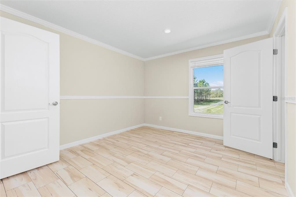 For Sale: $302,900 (4 beds, 3 baths, 2305 Square Feet)