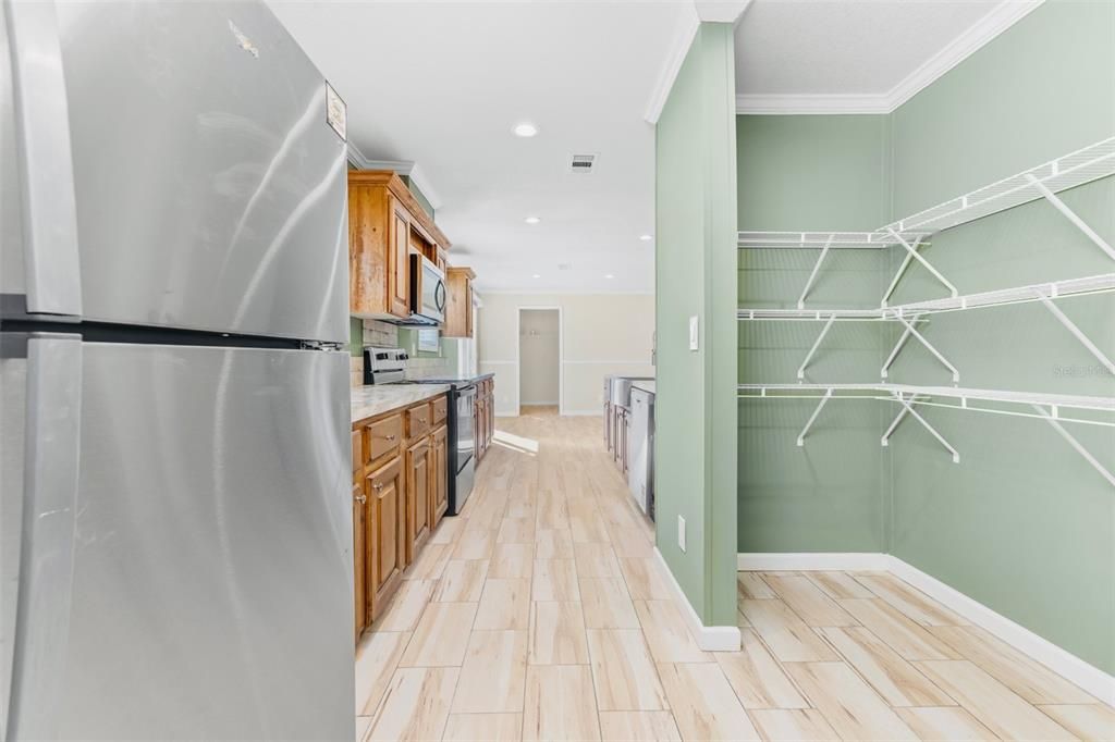 For Sale: $302,900 (4 beds, 3 baths, 2305 Square Feet)