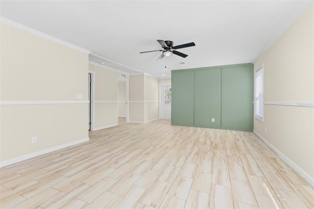 For Sale: $302,900 (4 beds, 3 baths, 2305 Square Feet)