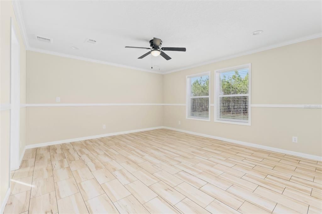 For Sale: $302,900 (4 beds, 3 baths, 2305 Square Feet)