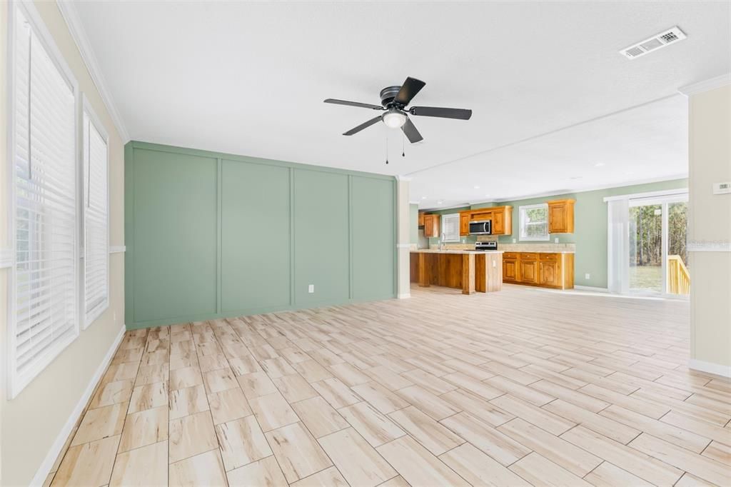 For Sale: $302,900 (4 beds, 3 baths, 2305 Square Feet)