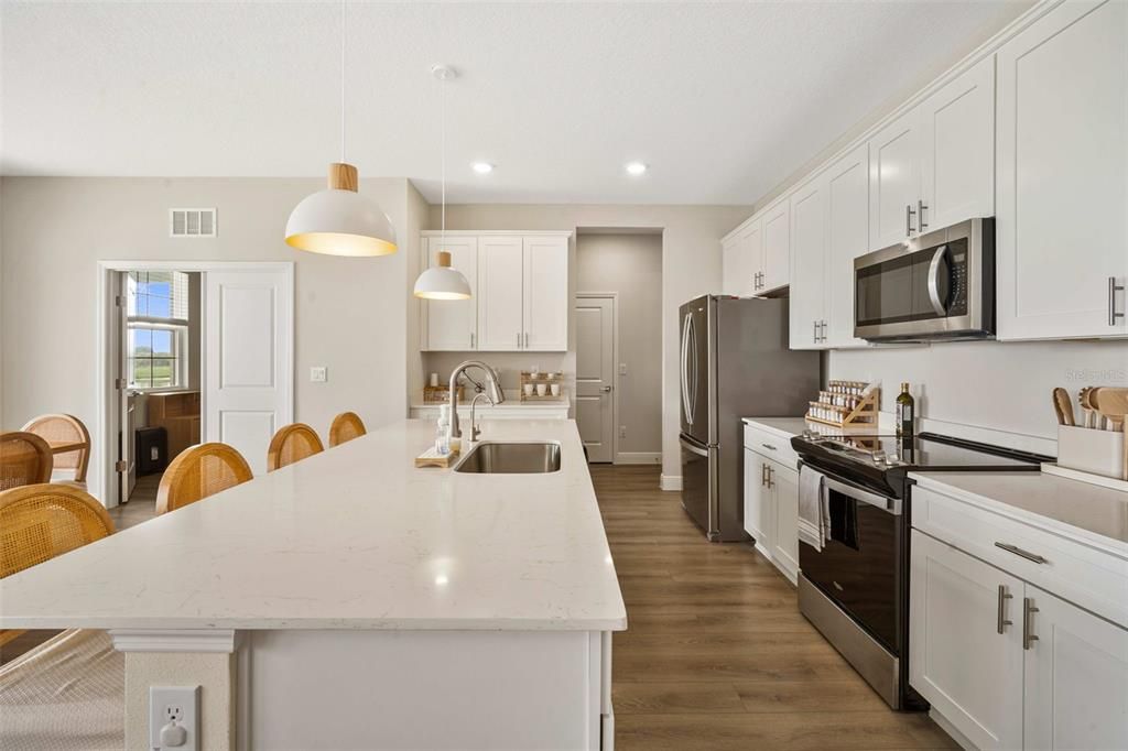 En Venta: $620,000 (5 camas, 3 baños, 3041 Pies cuadrados)