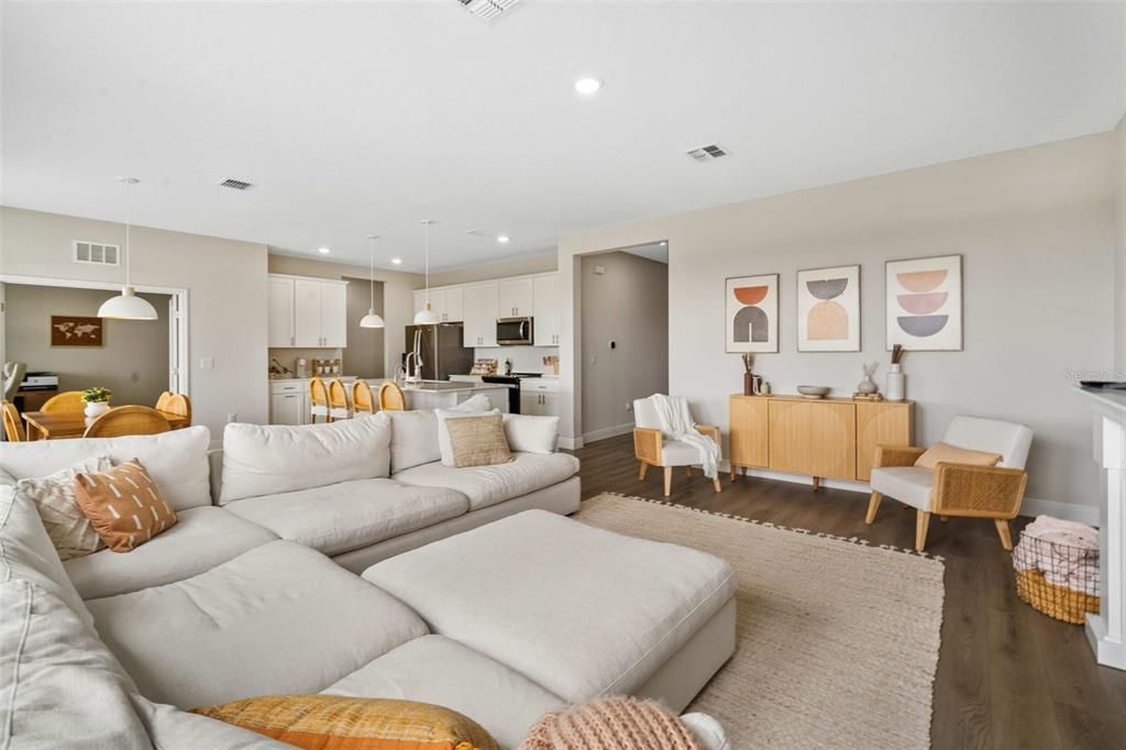 En Venta: $620,000 (5 camas, 3 baños, 3041 Pies cuadrados)