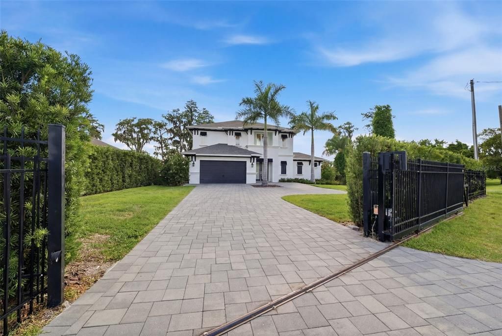 For Sale: $1,890,000 (4 beds, 3 baths, 2838 Square Feet)