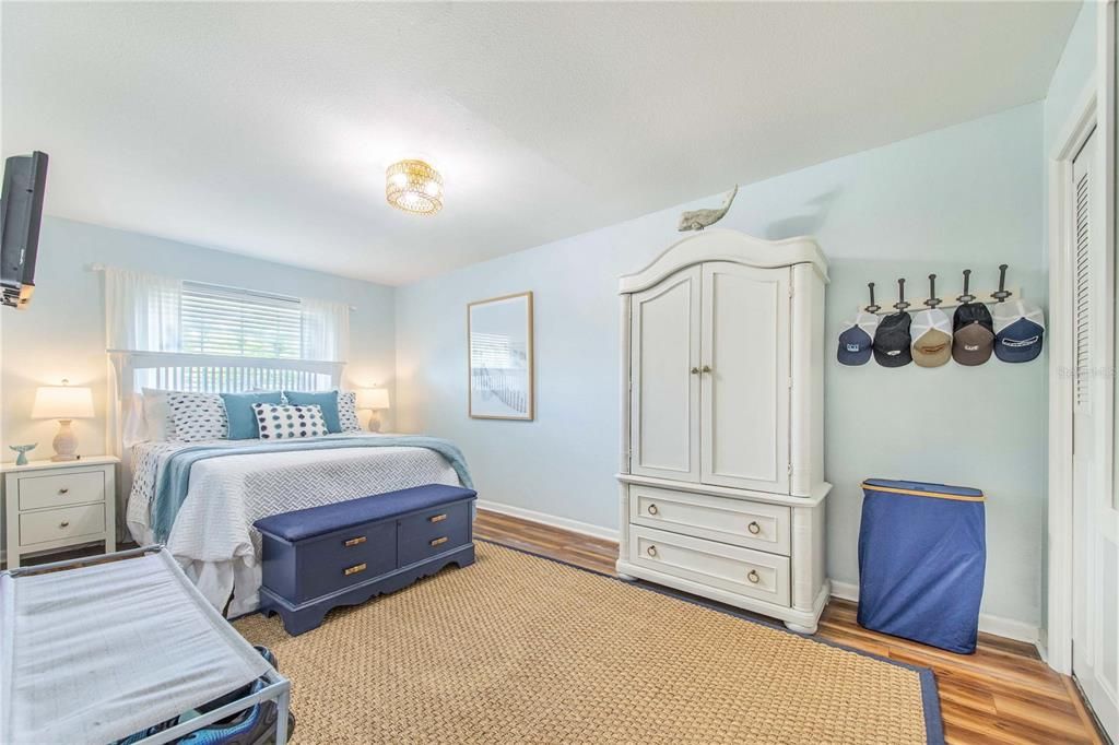 Active With Contract: $515,000 (4 beds, 3 baths, 2340 Square Feet)