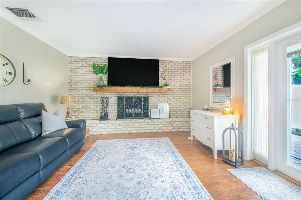 Active With Contract: $515,000 (4 beds, 3 baths, 2340 Square Feet)