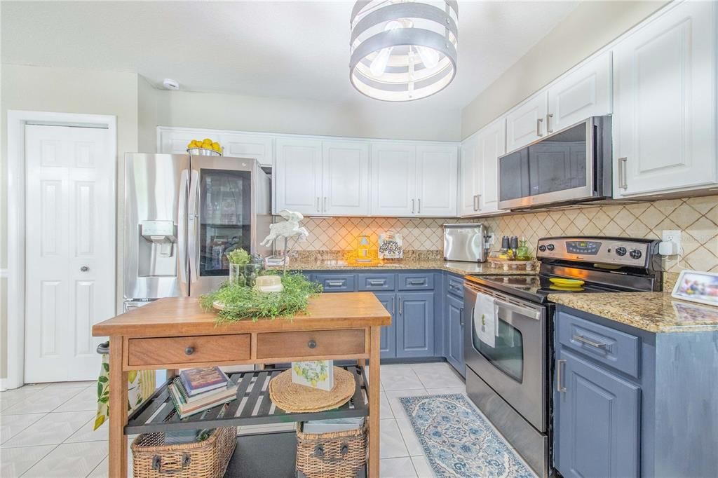 Active With Contract: $515,000 (4 beds, 3 baths, 2340 Square Feet)