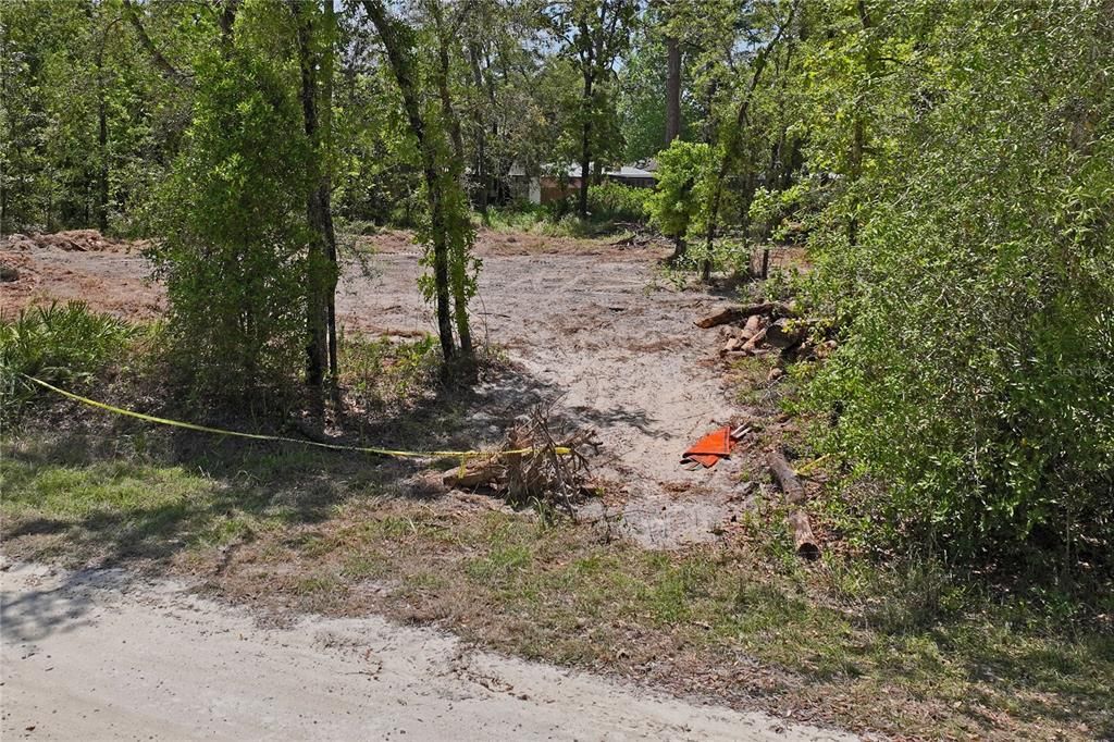 En Venta: $64,900 (0.77 acres)