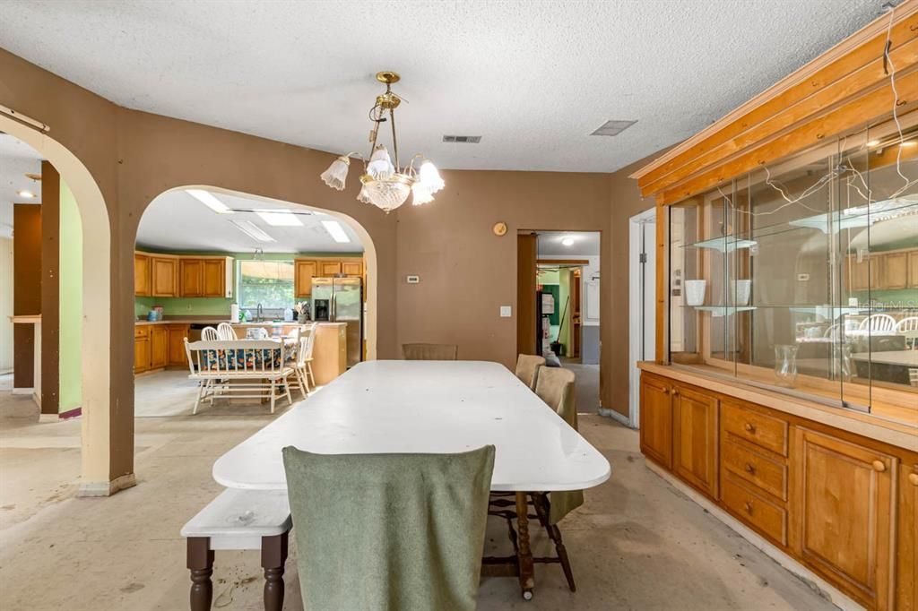 For Sale: $699,999 (3 beds, 3 baths, 3140 Square Feet)