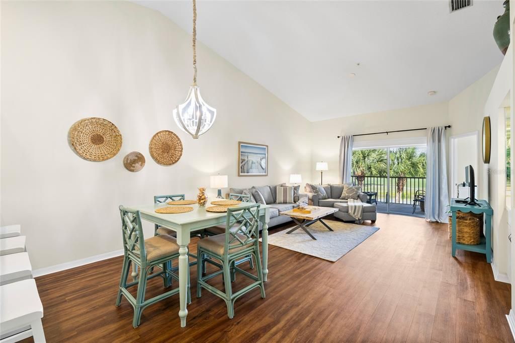 En Venta: $268,000 (2 camas, 2 baños, 1433 Pies cuadrados)