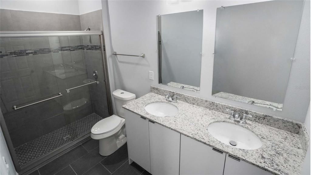 На продажу: $304,900 (4 спален, 2 ванн, 1644 Квадратных фут)