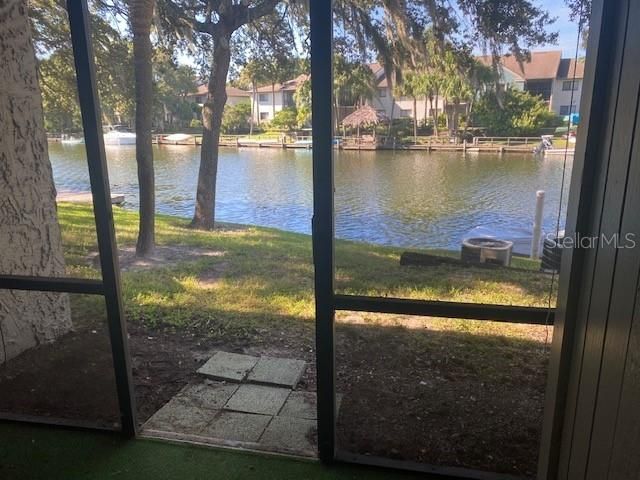 For Rent: $1,100 (2 beds, 1 baths, 890 Square Feet)