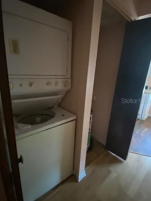 For Rent: $1,100 (2 beds, 1 baths, 890 Square Feet)