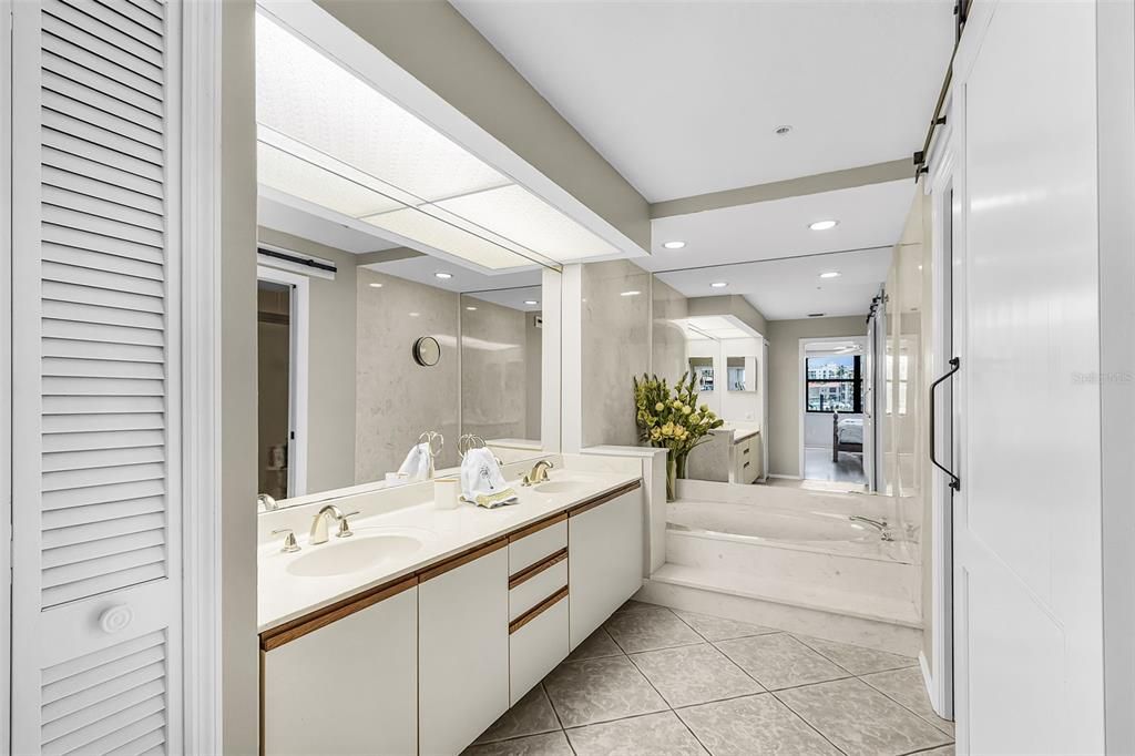 На продажу: $429,900 (3 спален, 2 ванн, 1538 Квадратных фут)