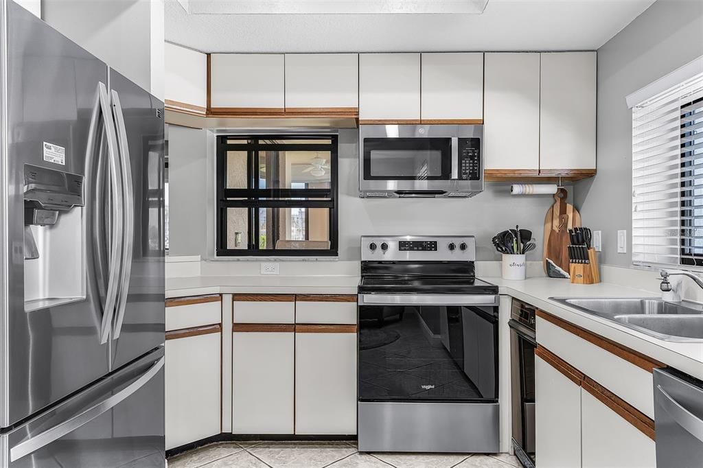 На продажу: $429,900 (3 спален, 2 ванн, 1538 Квадратных фут)