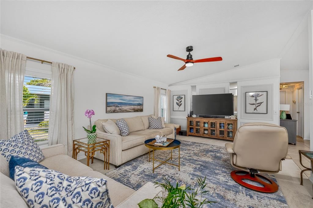 Activo con contrato: $169,900 (2 camas, 2 baños, 1002 Pies cuadrados)