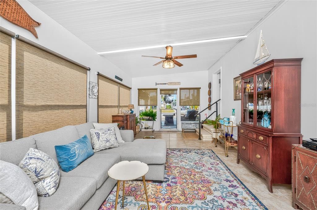 Activo con contrato: $169,900 (2 camas, 2 baños, 1002 Pies cuadrados)