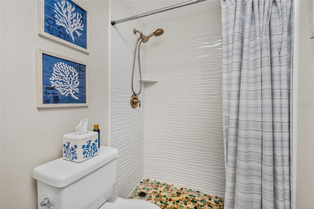 Activo con contrato: $169,900 (2 camas, 2 baños, 1002 Pies cuadrados)