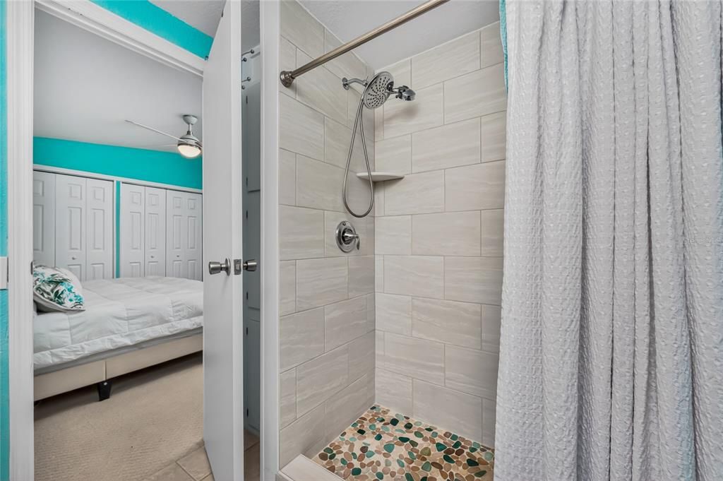Activo con contrato: $169,900 (2 camas, 2 baños, 1002 Pies cuadrados)