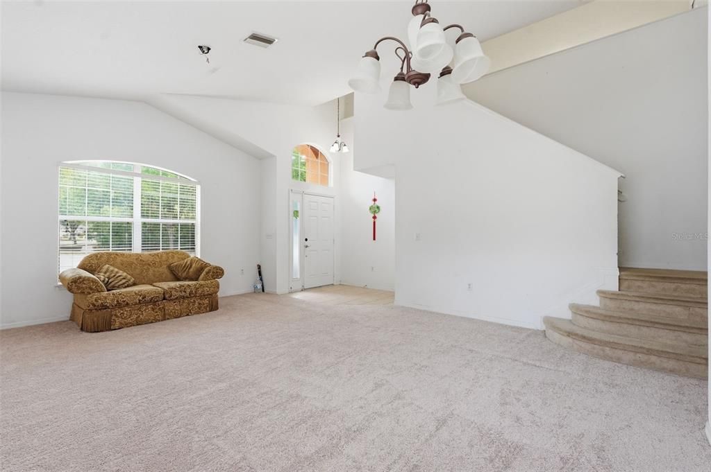 Active With Contract: $350,000 (4 beds, 2 baths, 2871 Square Feet)