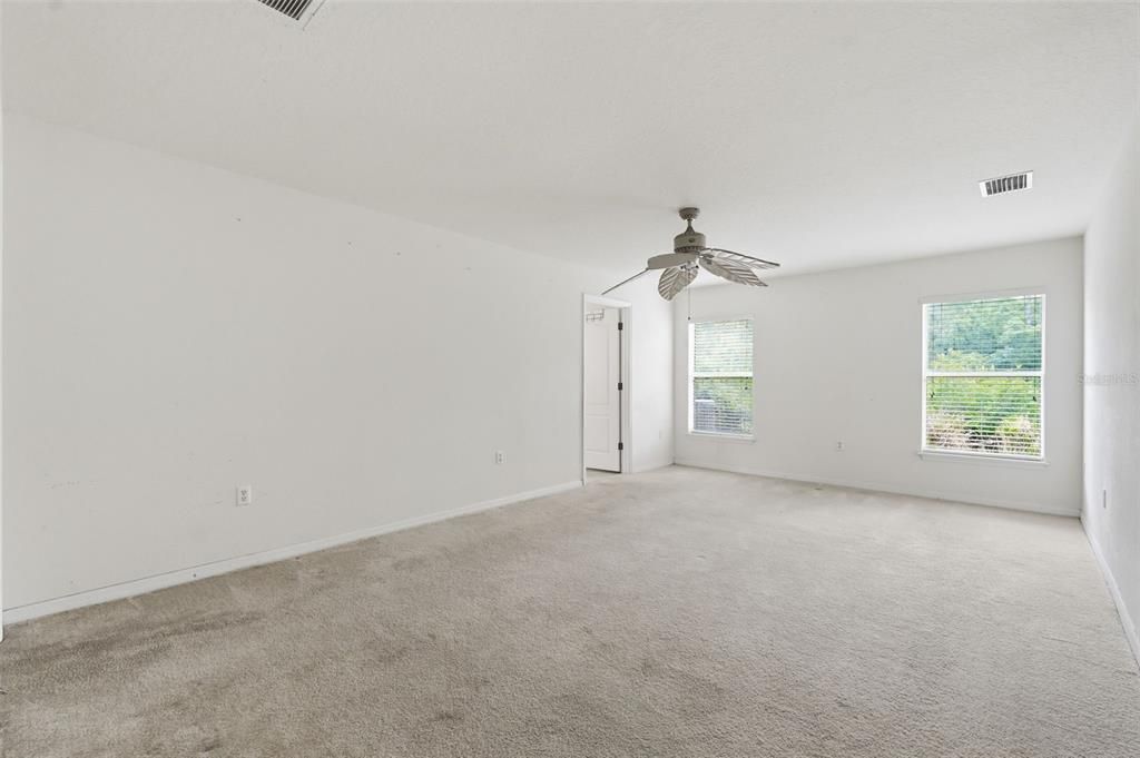 Active With Contract: $350,000 (4 beds, 2 baths, 2871 Square Feet)