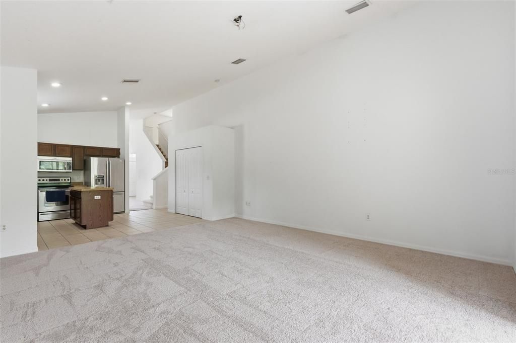 Active With Contract: $350,000 (4 beds, 2 baths, 2871 Square Feet)