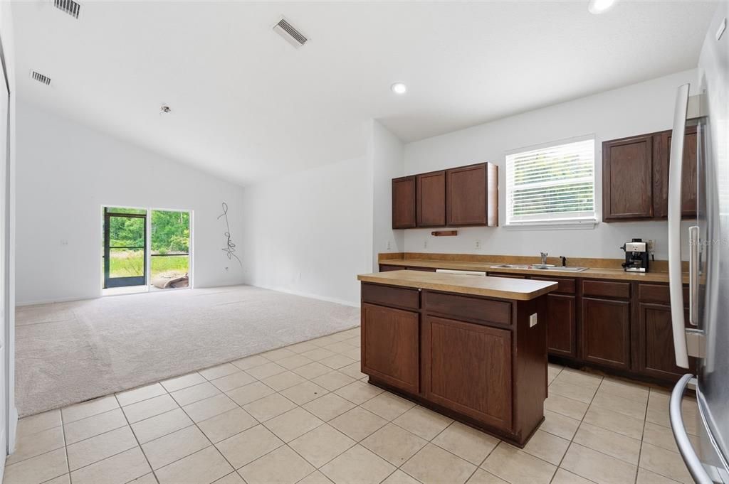 Active With Contract: $350,000 (4 beds, 2 baths, 2871 Square Feet)