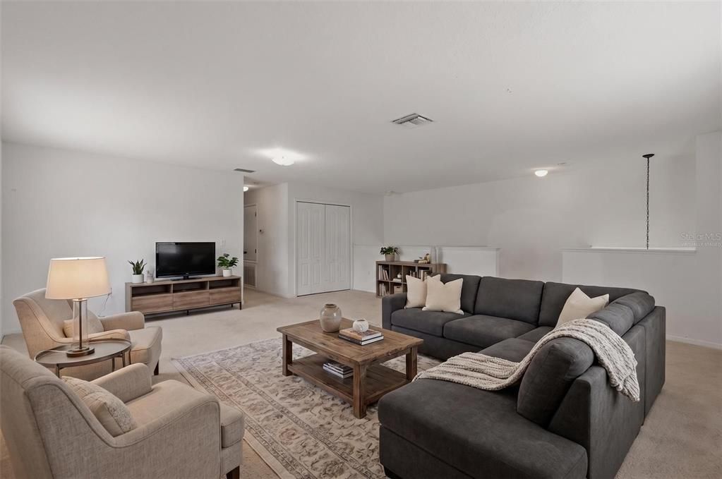 Active With Contract: $350,000 (4 beds, 2 baths, 2871 Square Feet)