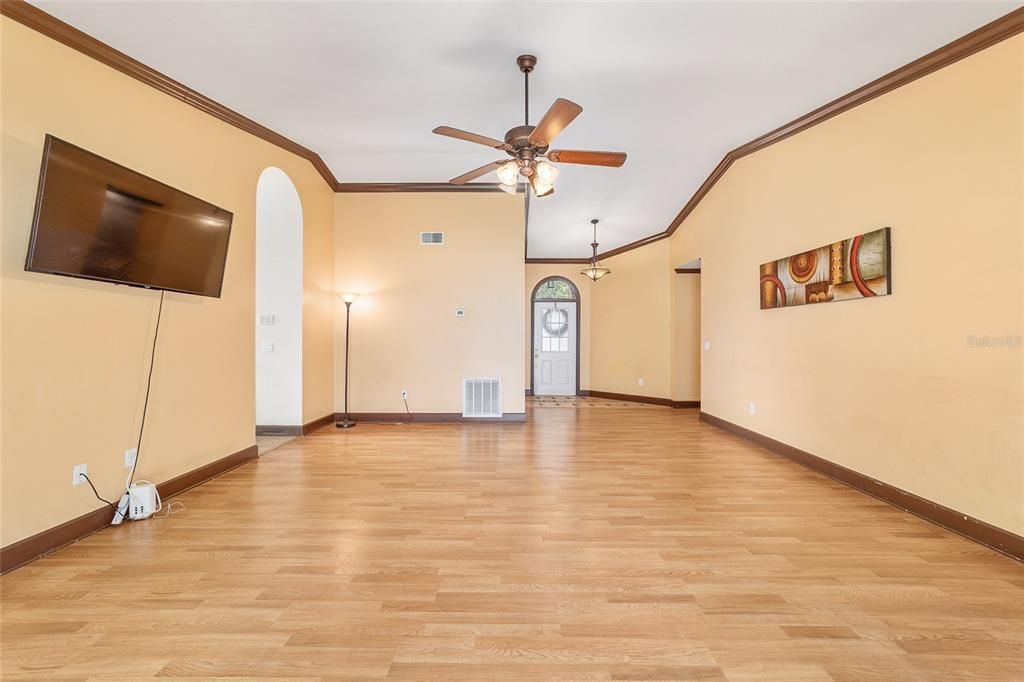 На продажу: $259,900 (3 спален, 2 ванн, 1697 Квадратных фут)
