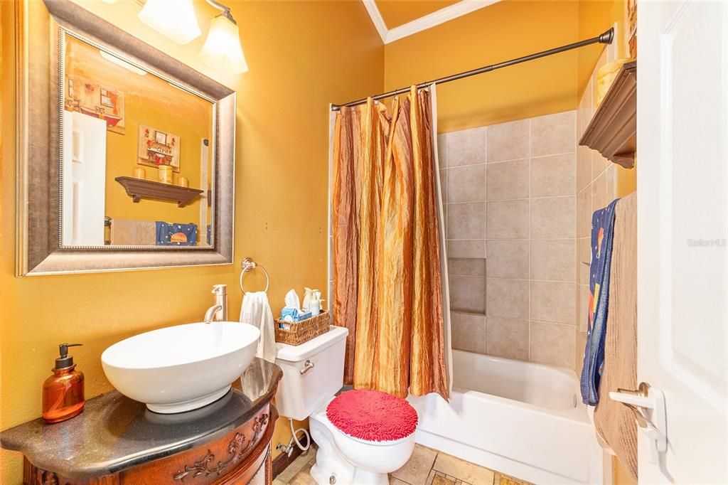 На продажу: $259,900 (3 спален, 2 ванн, 1697 Квадратных фут)