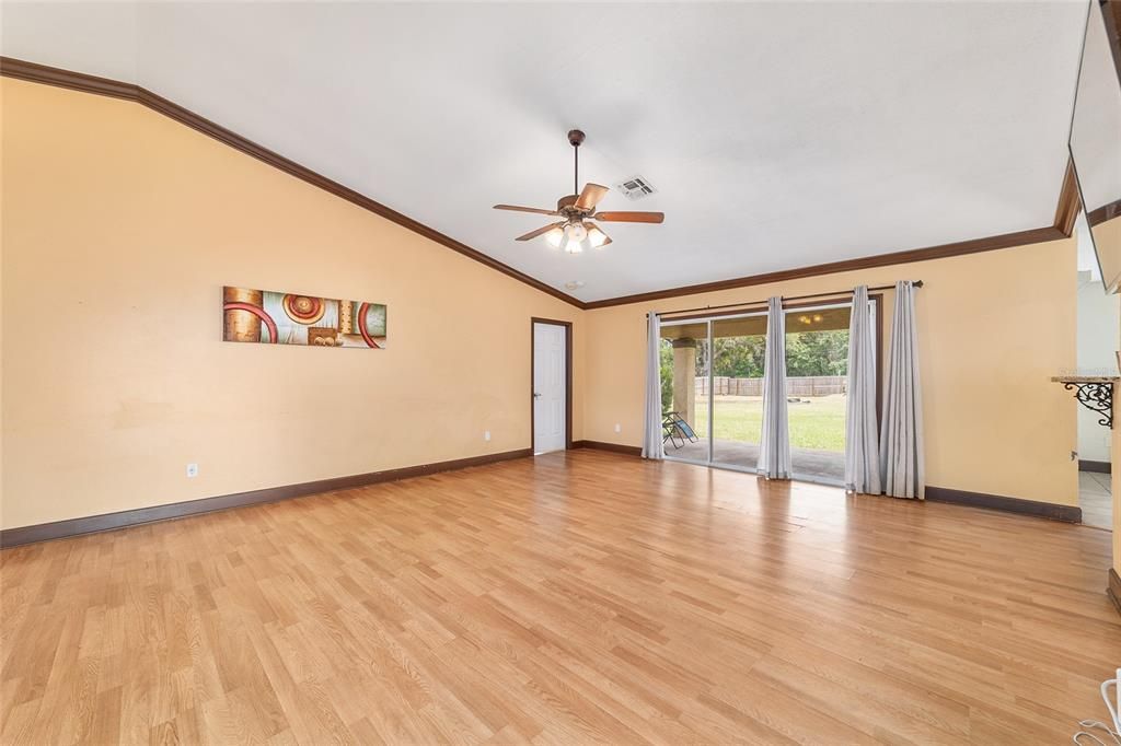 На продажу: $259,900 (3 спален, 2 ванн, 1697 Квадратных фут)
