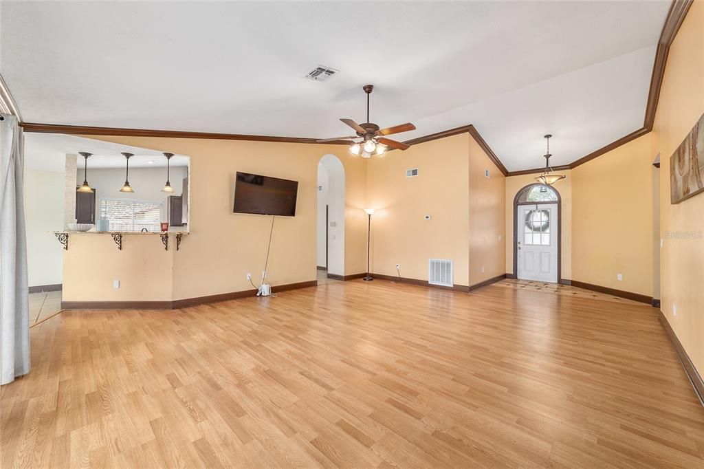 На продажу: $259,900 (3 спален, 2 ванн, 1697 Квадратных фут)