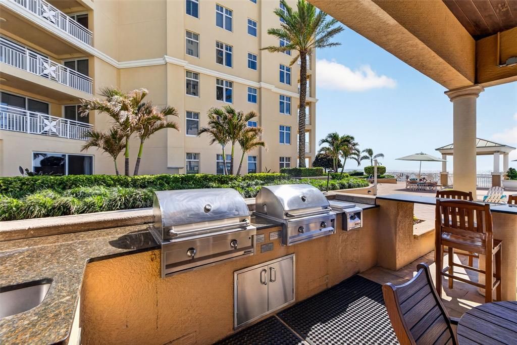 For Sale: $2,399,000 (3 beds, 2 baths, 2000 Square Feet)