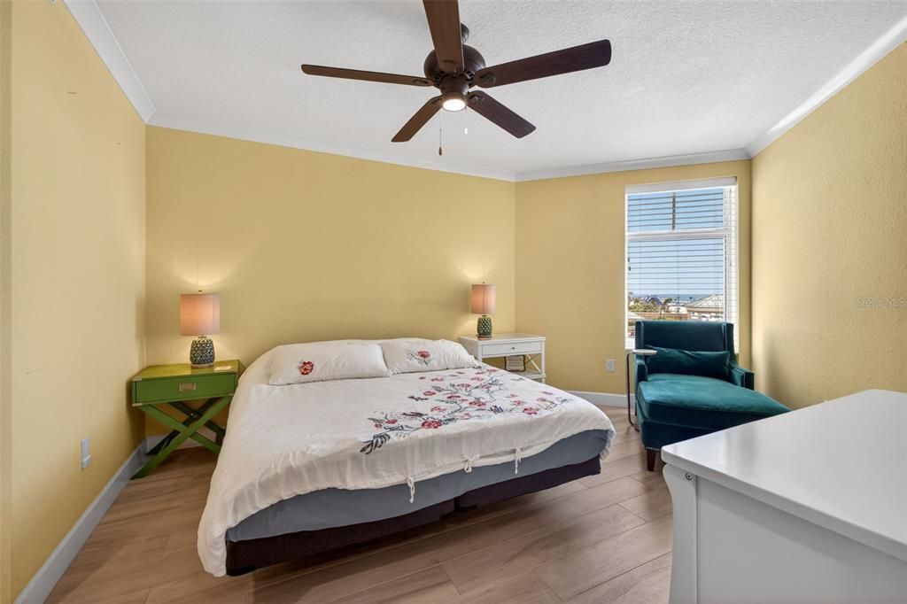 For Sale: $2,399,000 (3 beds, 2 baths, 2000 Square Feet)