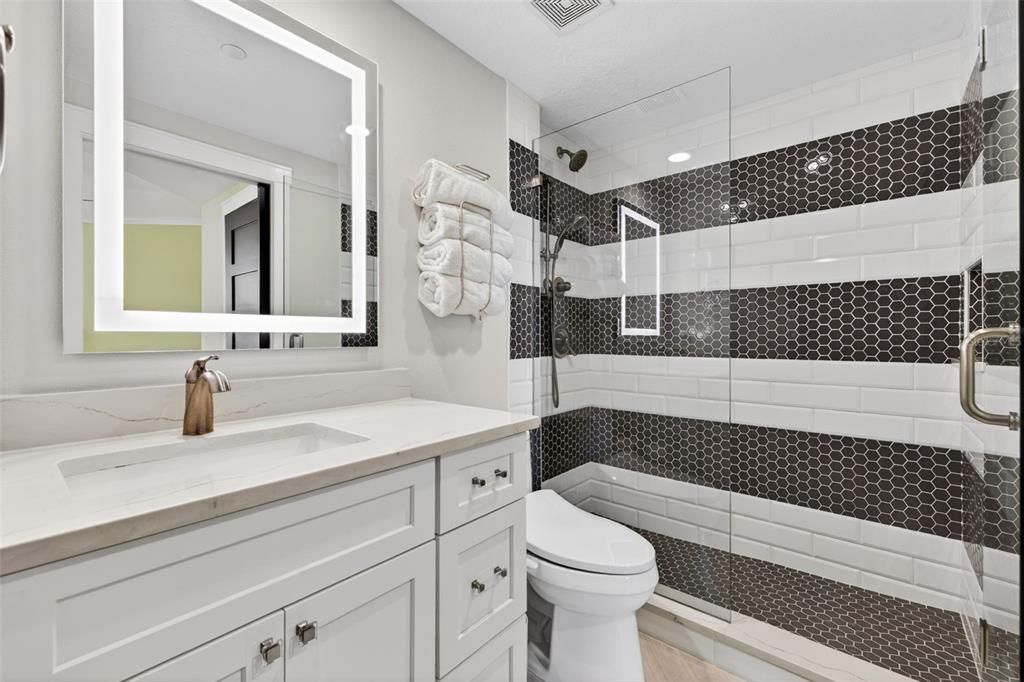 For Sale: $2,399,000 (3 beds, 2 baths, 2000 Square Feet)