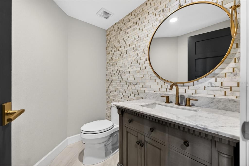 For Sale: $2,399,000 (3 beds, 2 baths, 2000 Square Feet)